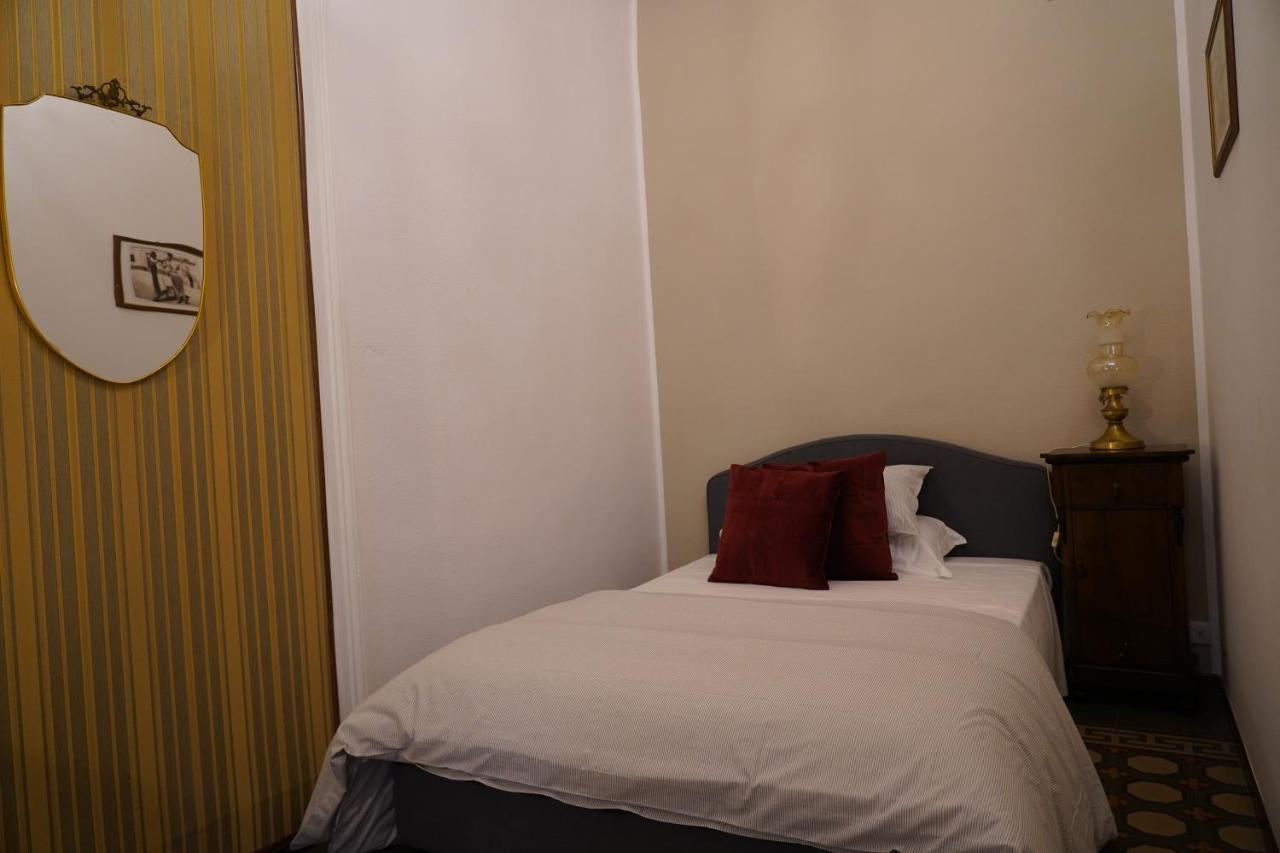 Ds Apartment Catania Bagian luar foto