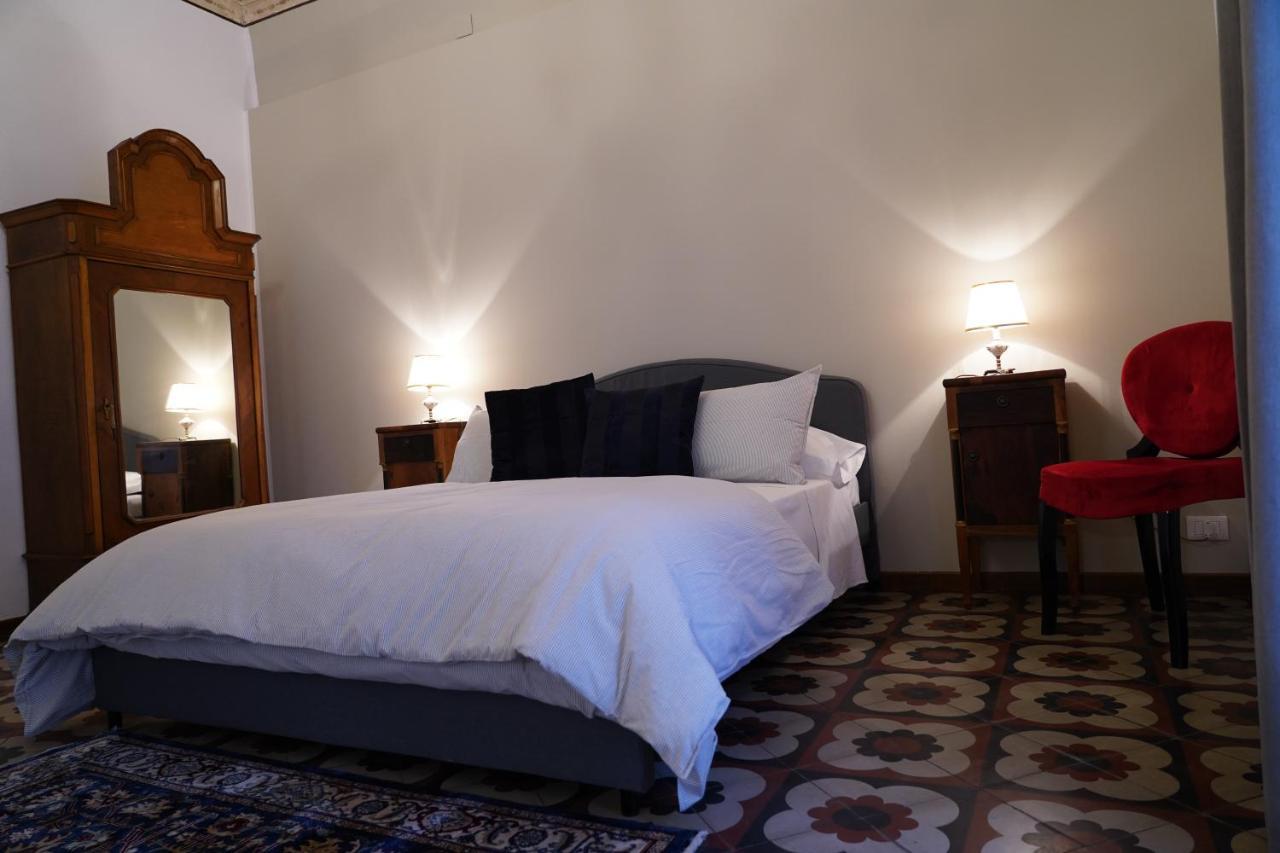 Ds Apartment Catania Bagian luar foto