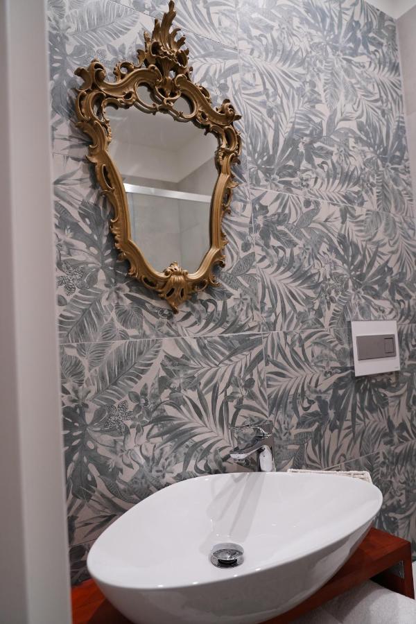 Ds Apartment Catania Bagian luar foto